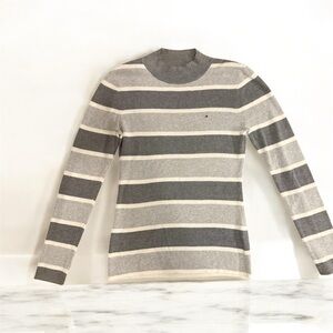Tommy Hilfiger Light Gray Knit Sweater